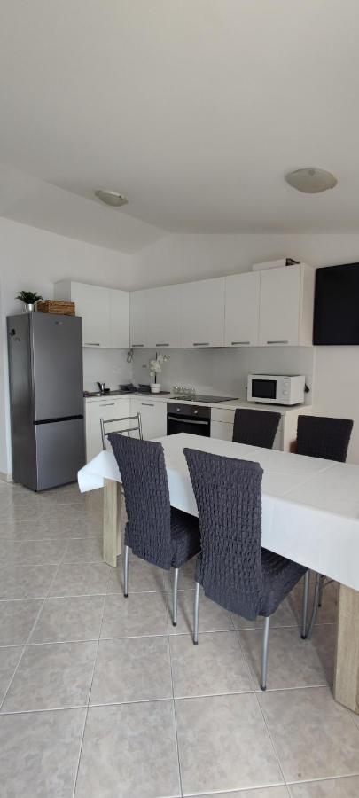 Apartman Mila Apartment Marina Exterior foto